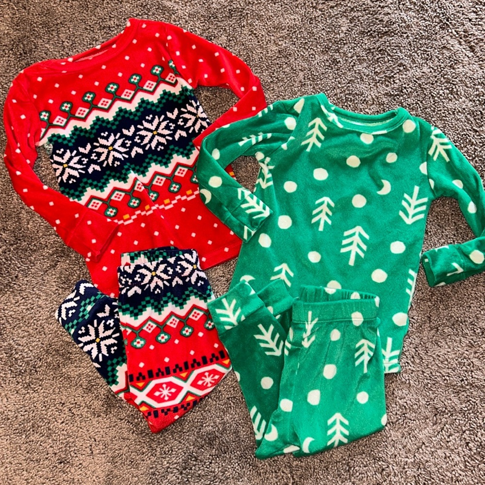 Toddler 18m cat & jack fleece two piece holiday Christmas pj set bundle